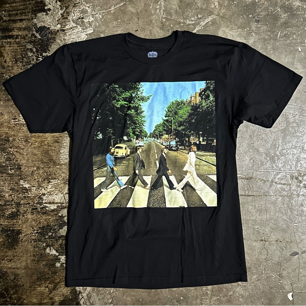 MEDIUM Black The Beatles Abbey Road tee